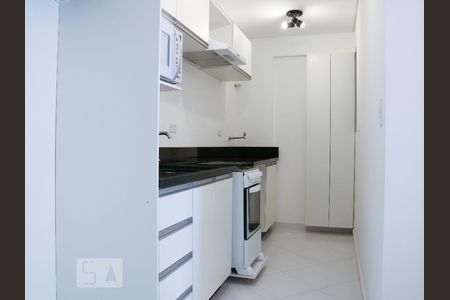 Cozinha de apartamento para alugar com 1 quarto, 36m² em Vila Izabel, Curitiba