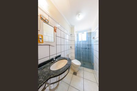 Banheiro de apartamento à venda com 1 quarto, 58m² em Bosque, Campinas