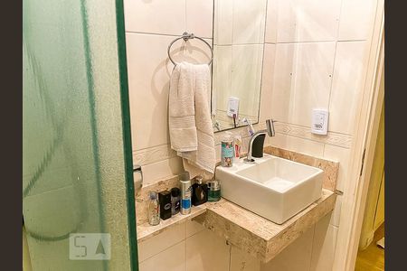 Banheiro de apartamento à venda com 1 quarto, 43m² em Jardim das Acacias, São Paulo