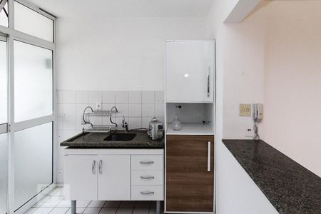 Cozinha de apartamento para alugar com 2 quartos, 50m² em Vila Ema, São Paulo