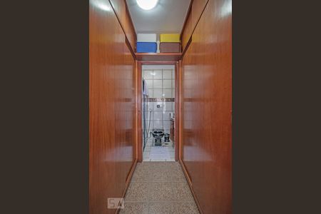 Casa à venda com 4 quartos, 180m² em Cupecê, São Paulo