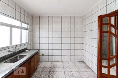 Cozinha de casa para alugar com 2 quartos, 94m² em São Lucas, São Paulo