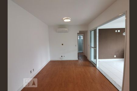 Sala de apartamento à venda com 2 quartos, 77m² em Jardim Fonte do Morumbi, São Paulo