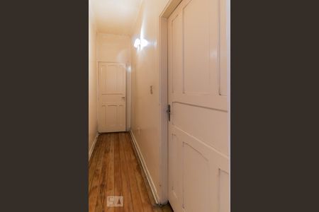 Casa à venda com 150m², 4 quartos e 4 vagas Casa à venda com 150m², 4 quartos e 4 vagasCorredor