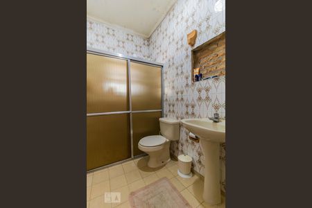 Casa à venda com 150m², 4 quartos e 4 vagas Casa à venda com 150m², 4 quartos e 4 vagasBanheiro