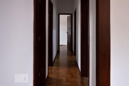 Corredor de apartamento à venda com 3 quartos, 200m² em Grajaú, Rio de Janeiro