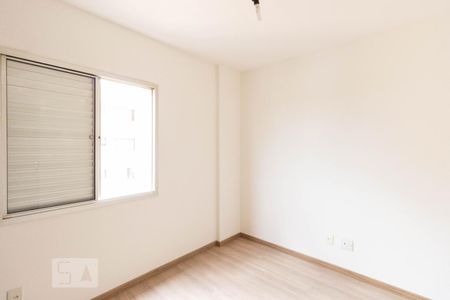 Quarto de apartamento para alugar com 2 quartos, 53m² em Parque Maria Domitila, São Paulo