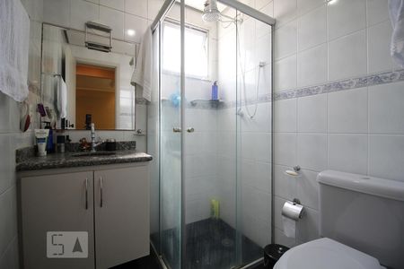 Banheiro de apartamento para alugar com 2 quartos, 58m² em Vila Gumercindo, São Paulo