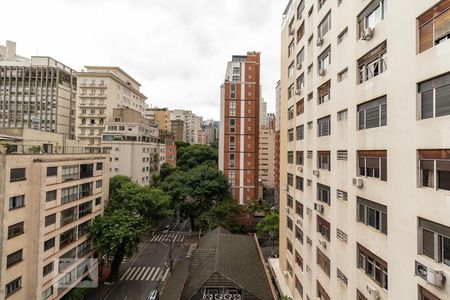 Vista da sala e dos quartos de apartamento à venda com 3 quartos, 136m² em Cerqueira César, São Paulo