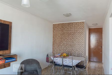 Sala de apartamento à venda com 2 quartos, 60m² em Taboão, Diadema