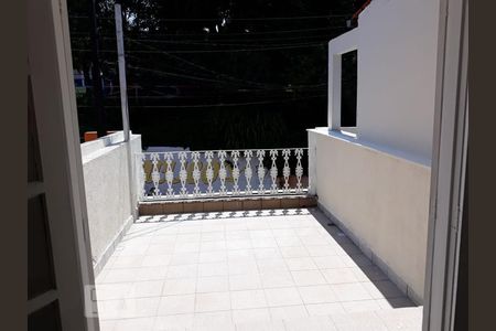 varanda de casa à venda com 3 quartos, 211m² em Parque Assunção, Taboão da Serra