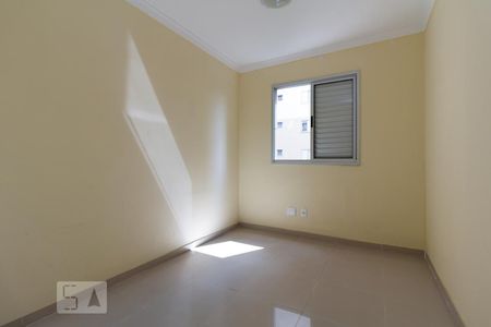 Dormitório 1 de apartamento à venda com 2 quartos, 55m² em Vila Liviero, São Paulo