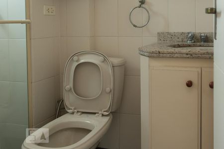 Banheiro da Suíte 2 de apartamento para alugar com 3 quartos, 70m² em Chácara Inglesa, São Paulo