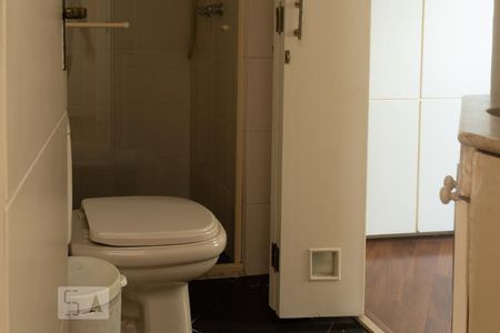 Banheiro da Suíte/Social de apartamento para alugar com 3 quartos, 70m² em Chácara Inglesa, São Paulo