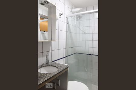 Banheiro de kitnet/studio para alugar com 1 quarto, 30m² em Setor Sudoeste, Brasília