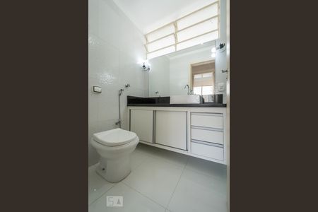 Banheiro de apartamento para alugar com 2 quartos, 110m² em Santo Amaro, São Paulo