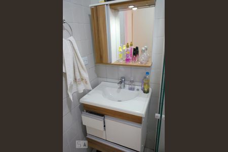 Banheiro de apartamento à venda com 3 quartos, 64m² em Dos Casa, São Bernardo do Campo