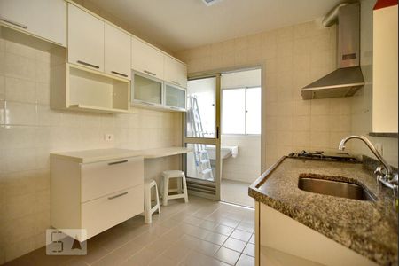 Cozinha de apartamento à venda com 2 quartos, 60m² em Pompeia, São Paulo