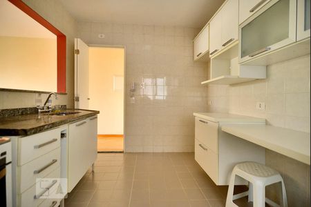 Cozinha de apartamento à venda com 2 quartos, 60m² em Pompeia, São Paulo