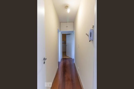 Corredor de apartamento à venda com 3 quartos, 132m² em Santana, São Paulo