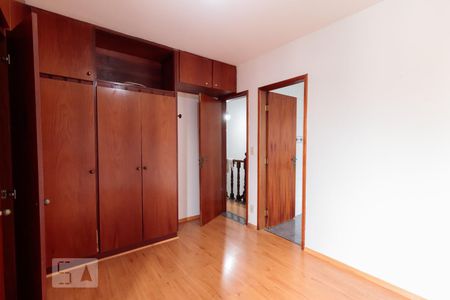 Suíte de casa para alugar com 3 quartos, 123m² em Vila Cláudia, São Paulo