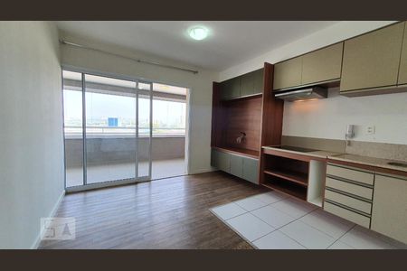 Sala  de apartamento para alugar com 2 quartos, 67m² em Parque Industrial Tomas Edson, São Paulo