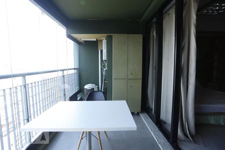 Varanda de kitnet/studio à venda com 1 quarto, 35m² em Bela Vista, São Paulo
