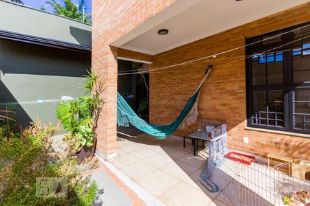 Área externa de casa à venda com 3 quartos, 273m² em Jardim das Paineiras, Campinas