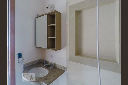 Banheiro de kitnet/studio para alugar com 1 quarto, 15m² em Ipiranga, São Paulo