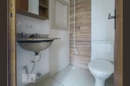 Banheiro de kitnet/studio para alugar com 1 quarto, 15m² em Ipiranga, São Paulo