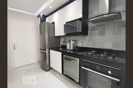 Cozinha de apartamento para alugar com 2 quartos, 57m² em Vila Andrade, São Paulo