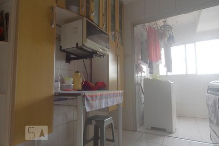 Cozinha de apartamento à venda com 3 quartos, 86m² em Vila Indiana, São Paulo