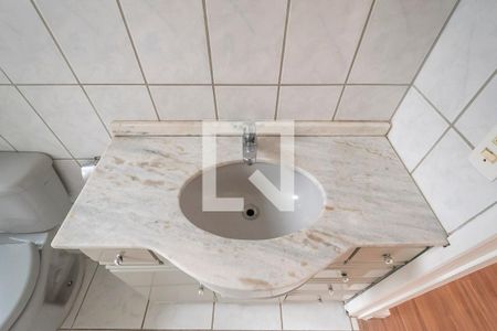 Banheiro de apartamento à venda com 1 quarto, 47m² em Nonoai, Porto Alegre