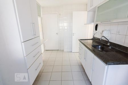 Cozinha de apartamento para alugar com 2 quartos, 92m² em Alto da Lapa, São Paulo