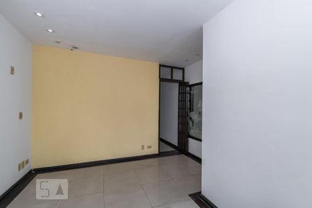 Sala de casa para alugar com 3 quartos, 90m² em Braz de Pina, Rio de Janeiro