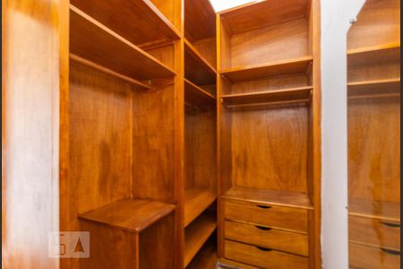 Closet da suíte de casa para alugar com 3 quartos, 220m² em Céu Azul, Belo Horizonte