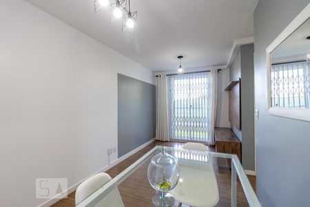 Sala de apartamento para alugar com 2 quartos, 48m² em Pinheirinho, Curitiba