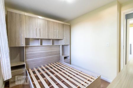 Quarto 1 de apartamento para alugar com 2 quartos, 48m² em Pinheirinho, Curitiba