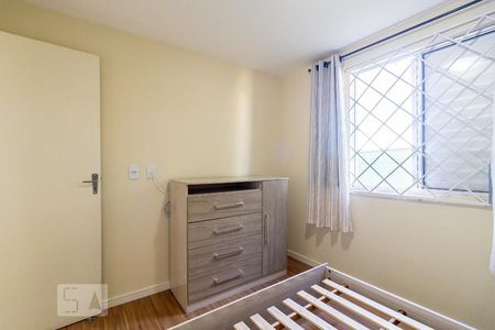 Quarto 1 de apartamento para alugar com 2 quartos, 48m² em Pinheirinho, Curitiba