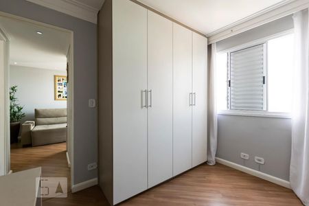 Quarto 1 de apartamento para alugar com 2 quartos, 47m² em Taboão, São Paulo