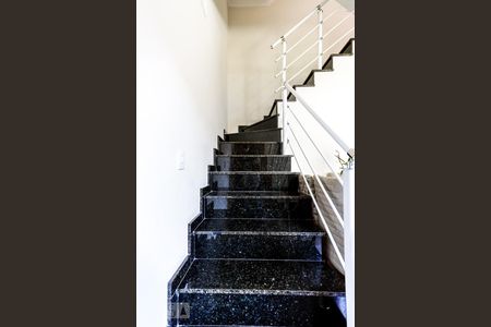 Escadas Quartos de casa de condomínio à venda com 3 quartos, 134m² em Vila Germinal, São Paulo