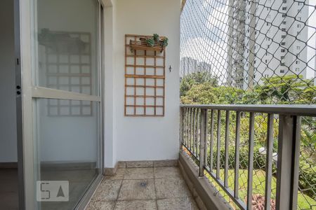 Varanda de apartamento à venda com 3 quartos, 80m² em Vila Sofia, São Paulo