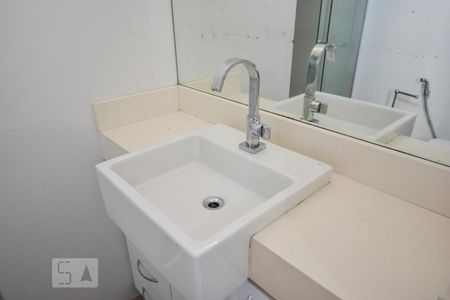 Banheiro de kitnet/studio para alugar com 1 quarto, 25m² em Cerqueira César, São Paulo