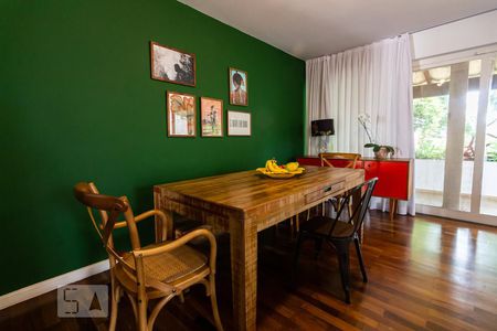 Sala de casa para alugar com 3 quartos, 180m² em Caxingui, São Paulo