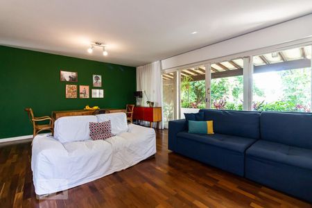 Sala de casa para alugar com 3 quartos, 180m² em Caxingui, São Paulo