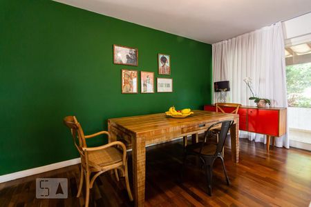 Sala de casa para alugar com 3 quartos, 180m² em Caxingui, São Paulo