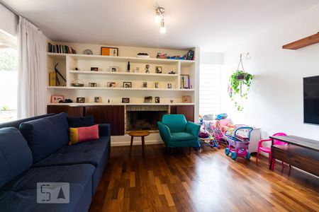 Sala de casa para alugar com 3 quartos, 180m² em Caxingui, São Paulo