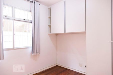 Quarto 1 de apartamento para alugar com 2 quartos, 87m² em Alto Barroca, Belo Horizonte