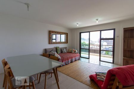 Sala de apartamento para alugar com 2 quartos, 85m² em Laranjeiras, Rio de Janeiro