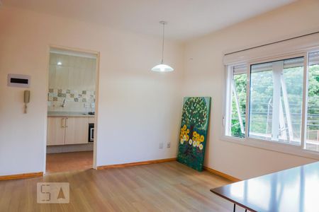 Sala  de apartamento à venda com 1 quarto, 60m² em Passo da Areia, Porto Alegre